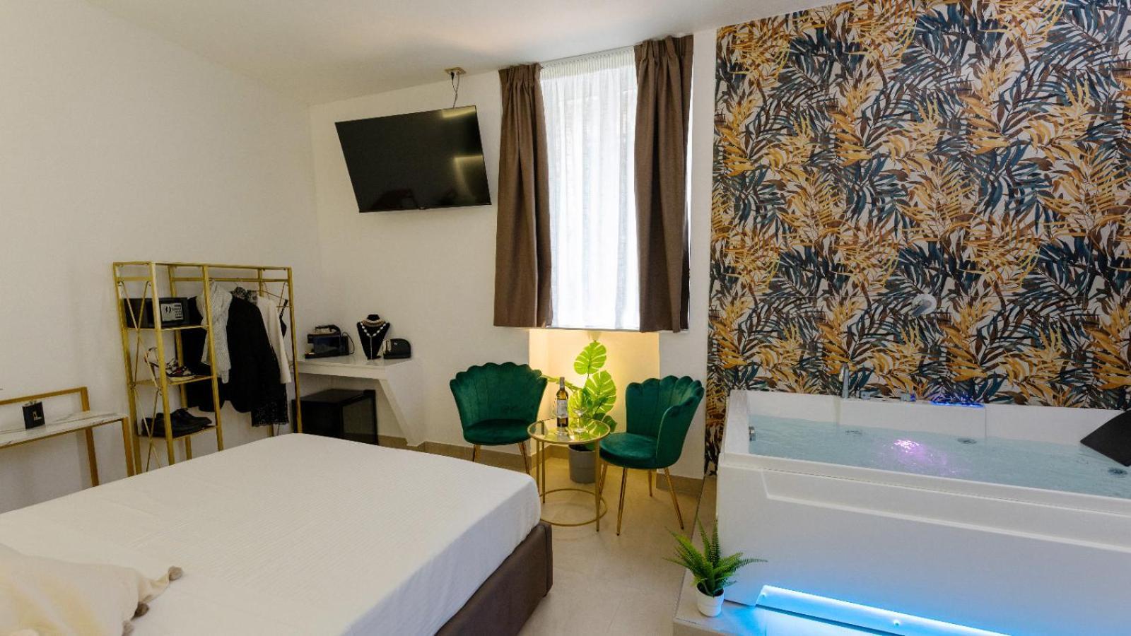 Mazzini Luxury Jacuzzy Suite 卡塔尼亚 外观 照片
